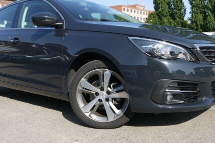 Peugeot 308 49.000 km 12.999 &euro; Berlin 12439