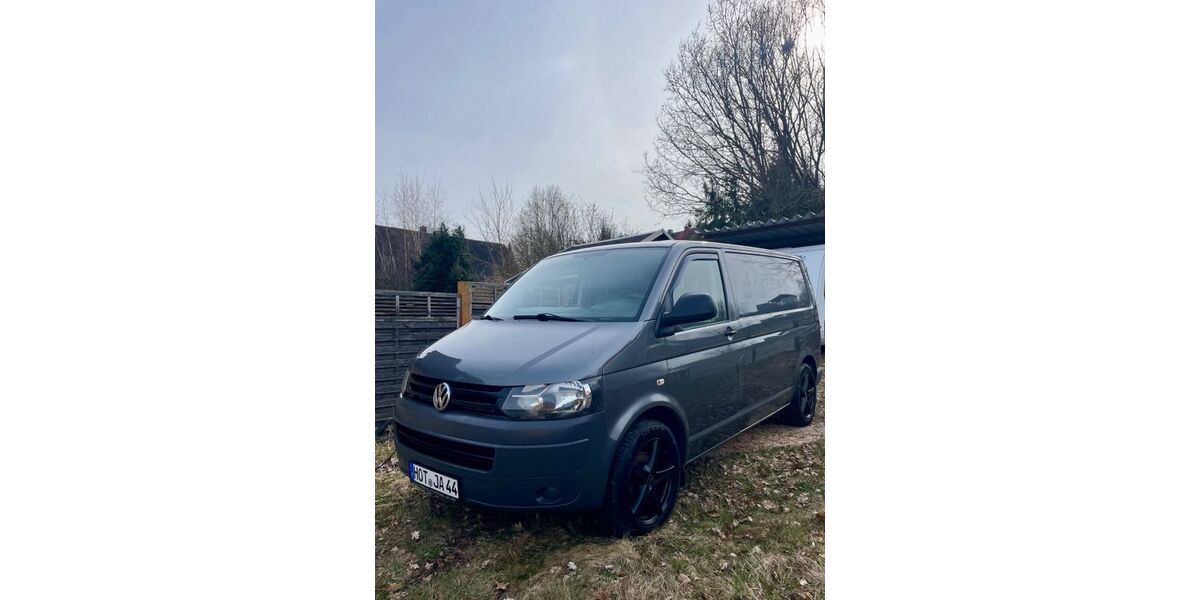 VW T5 Transporter 271.000 km 9.400 &euro; Gersdorf 09355