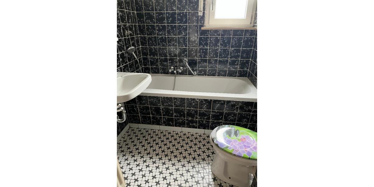 Verschlafenes 2 Familienhaus mit viel Potential in Hilpoltstein OT freut sich auf Verjüngungskur - Zweifamilienhaus Hilpoltstein Hofstetten | Angebot:26222731