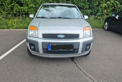 Ford Fusion 149.000 km 2.350 &euro; Meinerzhagen 58540