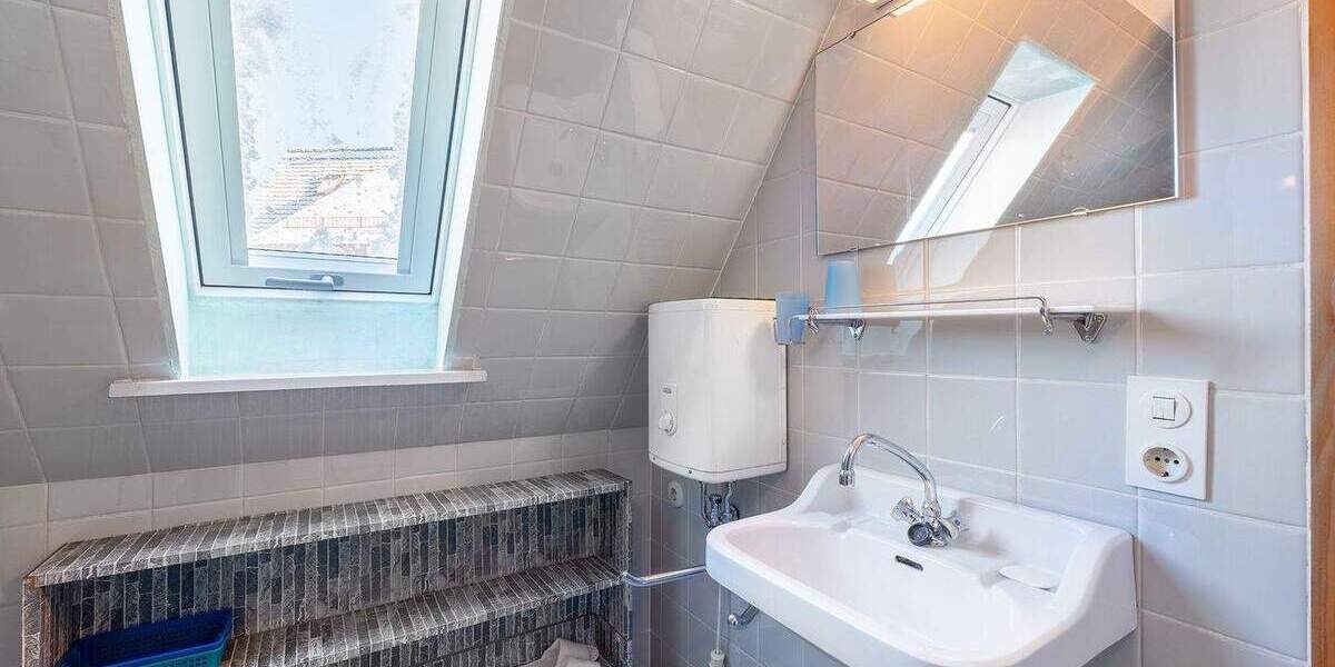 Tolles 2-FH mit über 220m² WFL möglich 9 zimmer