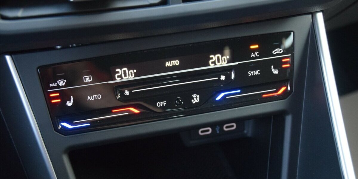VW Polo Life 1,0 70KW LED*ACC*PDC*App Connect*Alls. 52.976 km 15.980 &euro; Rastede 26160
