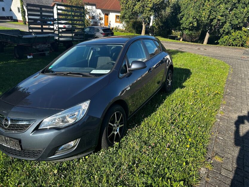 Opel Astra 136.969 km 5.300 € Horhausen 56593