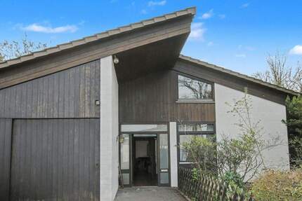 Charmantes 3 Zi. Haus mit ausgebautem Dachboden, Kamin, Terrasse, Doppelgarage und Garten 3 zimmer