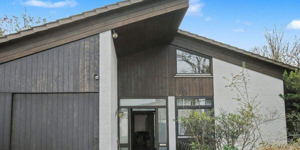 Charmantes 3 Zi. Haus mit ausgebautem Dachboden, Kamin, Terrasse, Doppelgarage und Garten 3 zimmer