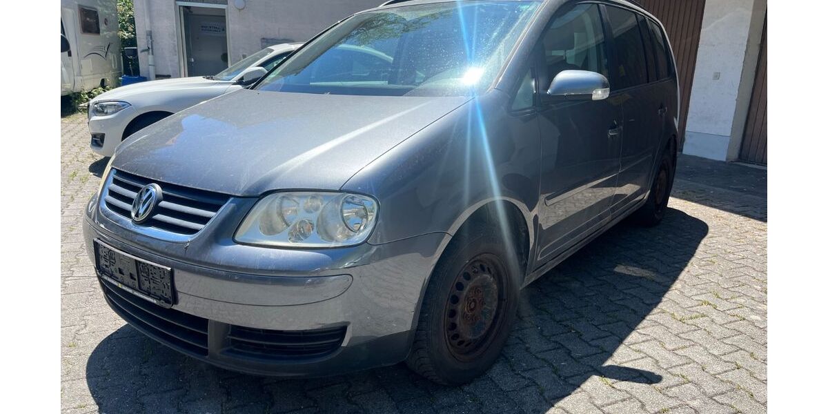 VW Touran 204.249 km 688 &euro; Tutzing 82327