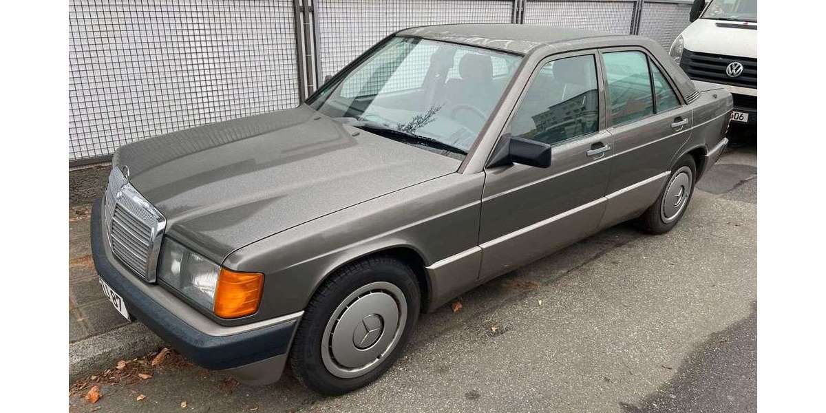 Mercedes-Benz 190 136.000 km 8.900 &euro; Nürnberg 90408