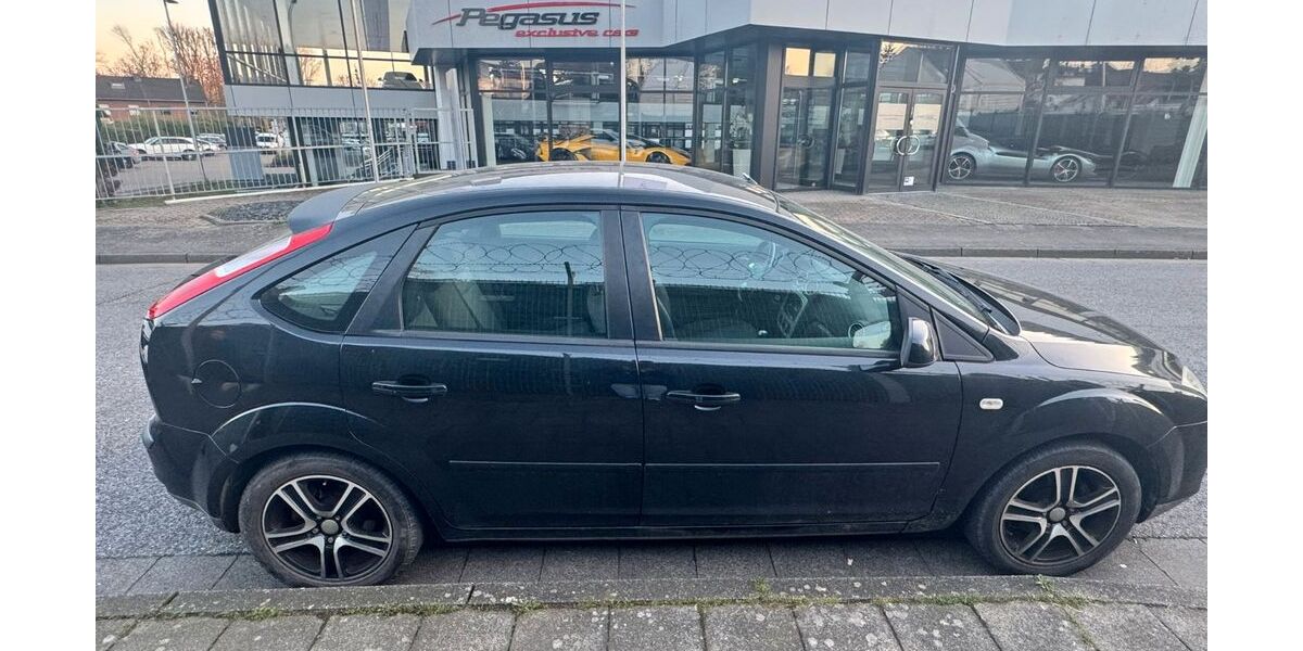 Ford Focus 164.892 km 1.700 &euro; Mönchengladbach 41238
