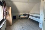 Dachgeschoßwohnung Schwalbach - 3 Zimmer, 75 m&sup2;, 490&euro; | Angebot:25309124