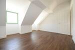 Genial! + Dunkles Parkett + Kamin + Fußbodenheizung + Loggia + Tageslichtbad + Übernahme EBK möglich