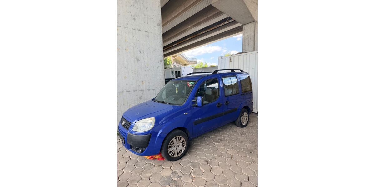 Fiat Doblo 245.000 km 1.299 &euro; München 81825
