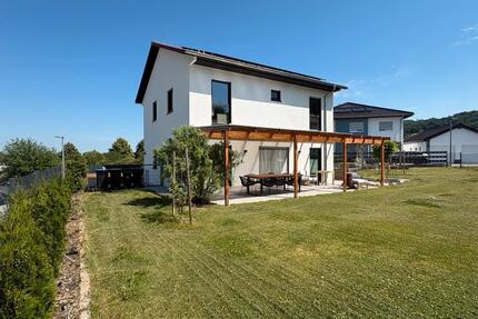 Haus Felsberg - 6 Zimmer, 150 m&sup2;, 490.000&euro; | Angebot:26918828