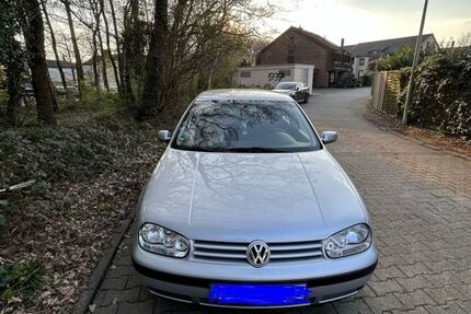 VW Golf 204.000 km 1.100 &euro; Königswinter 53639