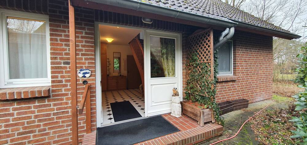 Sehr gepflegt und geräumig in ruhiger, bevorzugter Lage * 2 Küchen, 2 Bäder, Carport, Terrasse, Balkon, 2 Gartenteiche - Mehrfamilienhaus, Wohnhaus Gorleben | Angebot:19096233