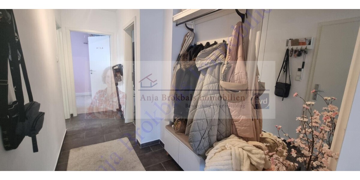 Zweifamilienhaus mit ausgebautem DG und mit 3 Garagen in Harsewinkel, provisionsfrei für Käufer - Zweifamilienhaus Harsewinkel | Angebot:22458103