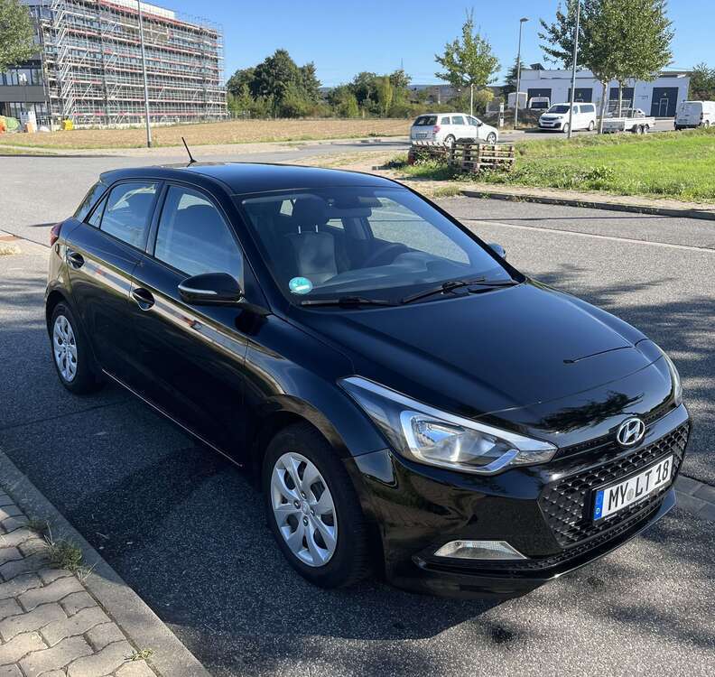 Hyundai i20 89.000 km 8.300 € Mülheim-Kärlich 56218