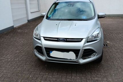 Ford Kuga 151.000 km 9.499 &euro; Osnabrück 49074