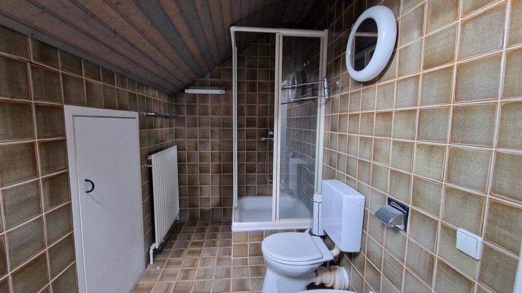 Großes, modernisierungsbedürftiges Einfamilienhaus mit 5 Schlafzimmern und drei Bädern in Richterich 7 zimmer