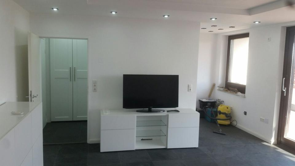 Möbliertes 1-Zimmer Penthouse mit Terrasse in Stadtbergen zimmer