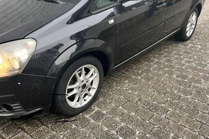 Opel Zafira 205.000 km 1.490 &euro; ludwigsburg 71638