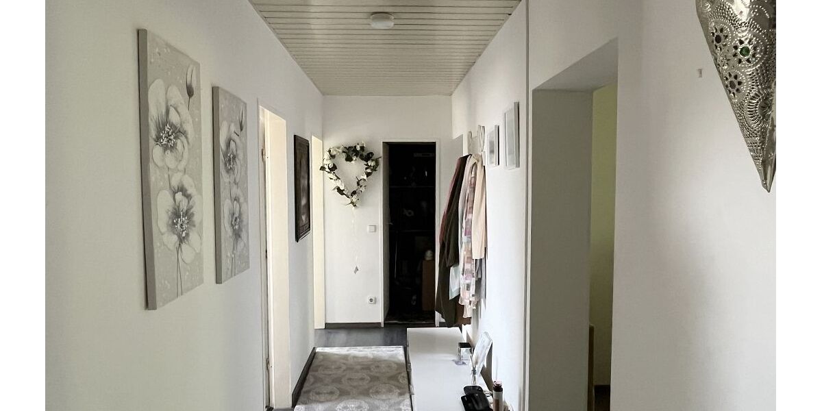 Attraktiver Kaufpreis! 3-Zimmer-Eigentumswohnung mit Balkon in Darmstadt-Kranichstein - Etagenwohnung Darmstadt-Kranichstein Darmstadt/Vororte | Angebot:27298234