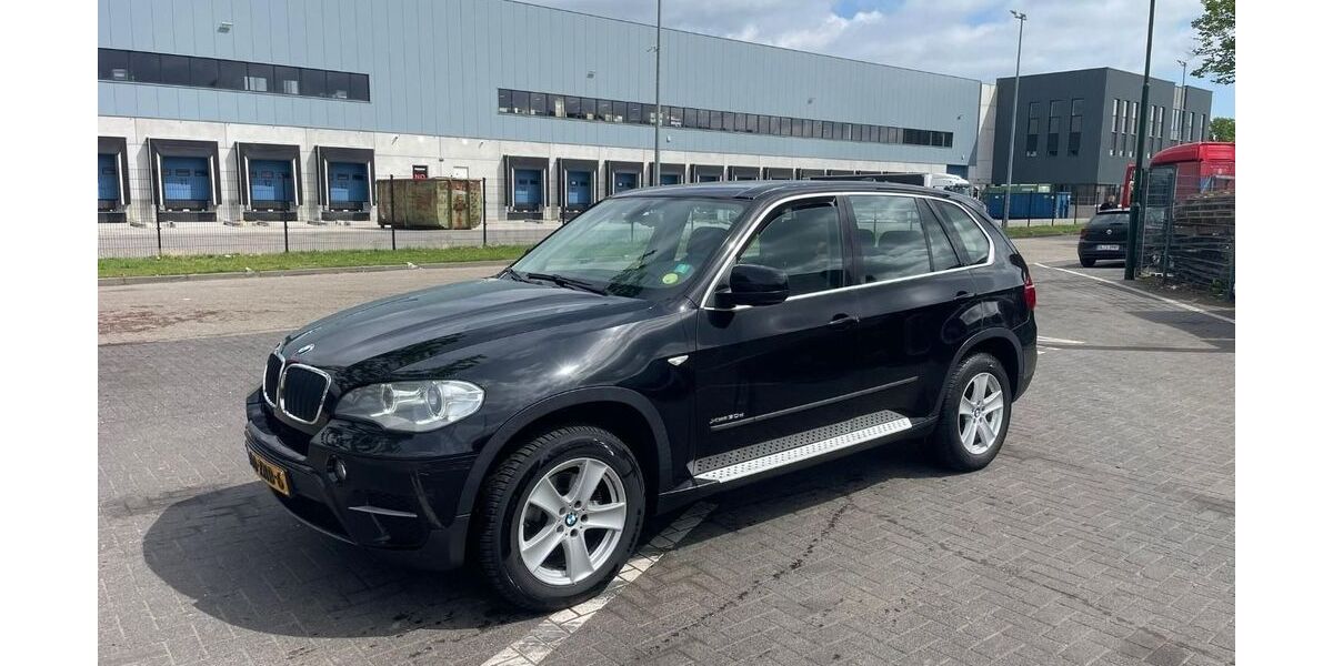 BMW X5 374.719 km 7.744 &euro; Son en Breugel 5692C