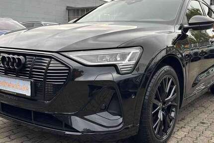 Audi e-tron 46.513 km 33.950 € Hamburg 22047