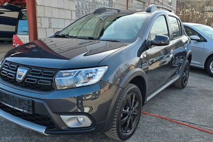 Dacia Sandero 18.500 km 9.990 &euro; Würzburg 97076
