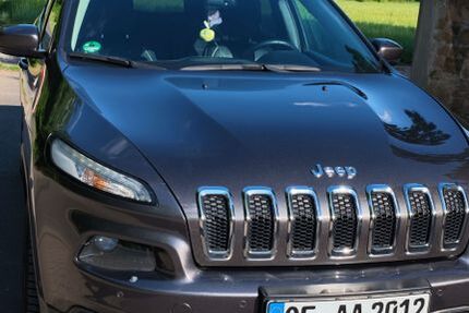 Jeep Cherokee 127.000 km 14.300 &euro; Rodgau 63110
