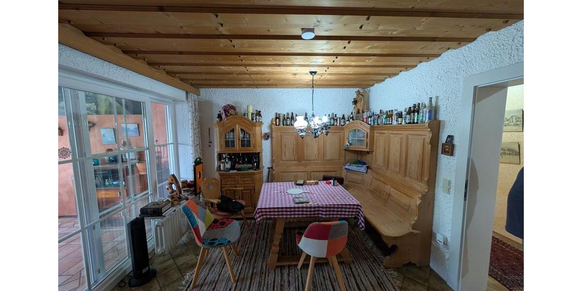 Erdgeschoßwohnung Freising Am Vogelherd - 6 Zimmer, 160 m&sup2;, 1.900&euro; | Angebot:27569113