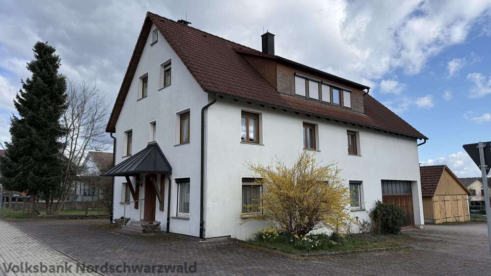 Einfamilienhaus Altensteig - 10 Zimmer, 210 m&sup2;, 770.000&euro; | Angebot:26163490