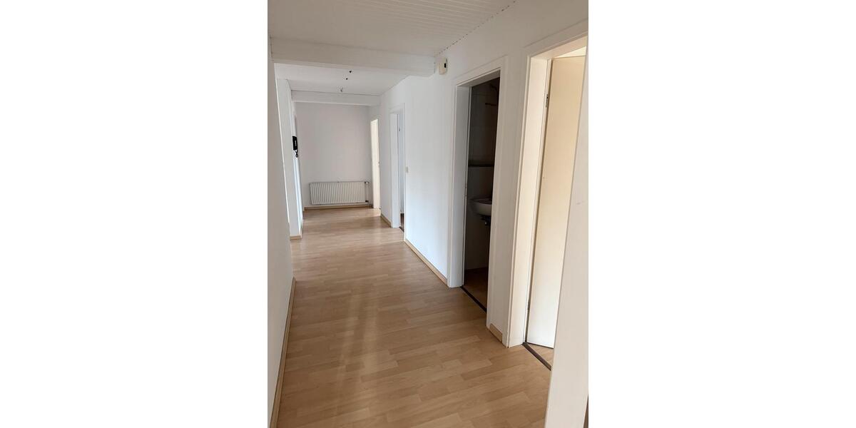 Etagenwohnung Winsen (Luhe) - 3 Zimmer, 100 m&sup2;, 1.300&euro; | Angebot:26648701