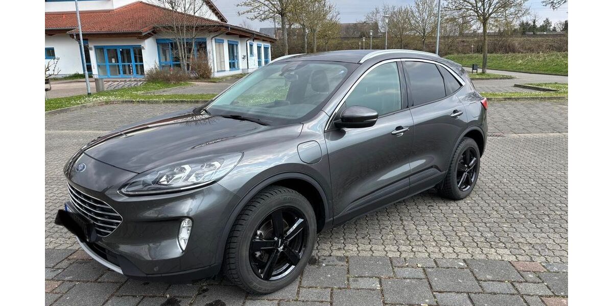 Ford Kuga 68.000 km 22.900 &euro; Kaarst 41564