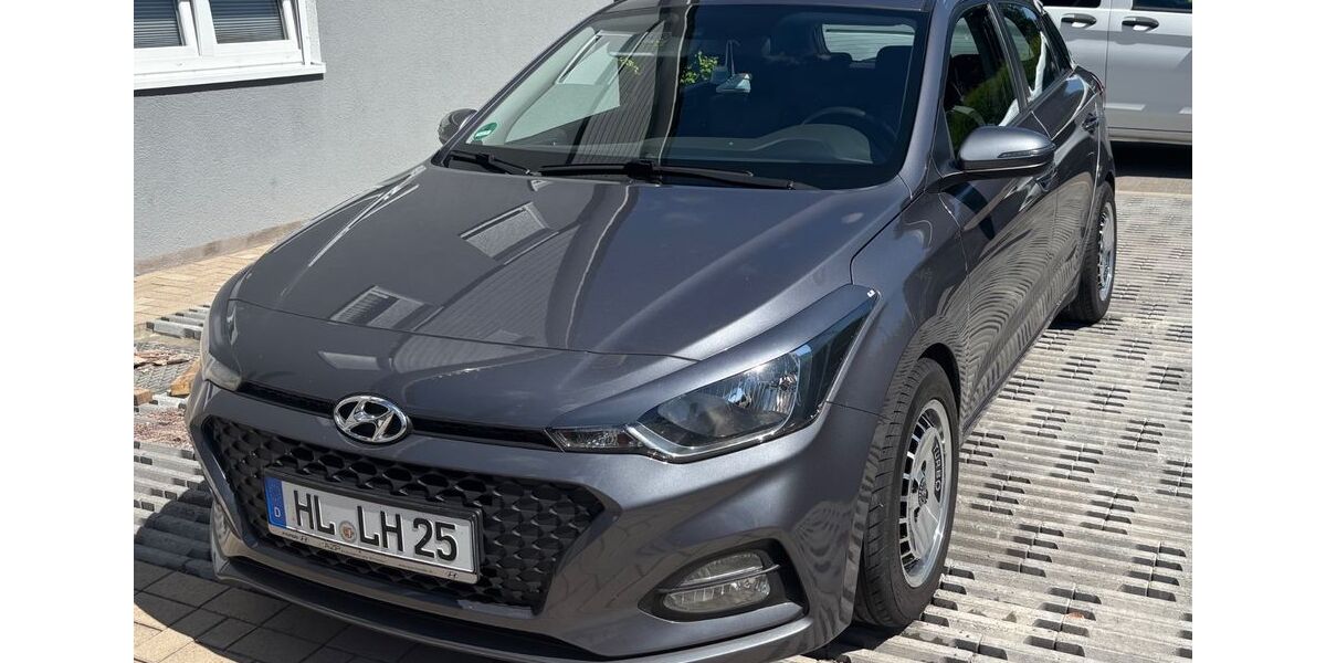 Hyundai i20 70.355 km 10.550 &euro; Lübeck 23554