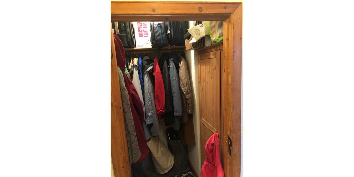 3 12 Zimmer Wohnung im 1. OG im gepflegten Altbau 3.5 zimmer