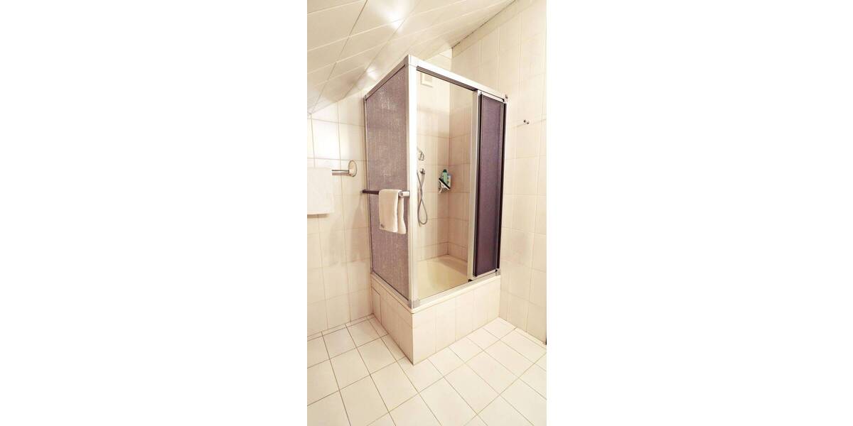 Zimmer Zierenberg - 2 Zimmer, 72 m&sup2;, 600&euro; | Angebot:26188081
