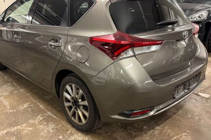 Toyota Auris 141.400 km 10.980 &euro; Mainz 55129