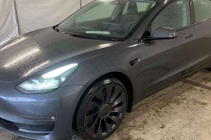 Tesla Model 3 96.665 km 28.450 &euro; Herges-Hallenberg 98587
