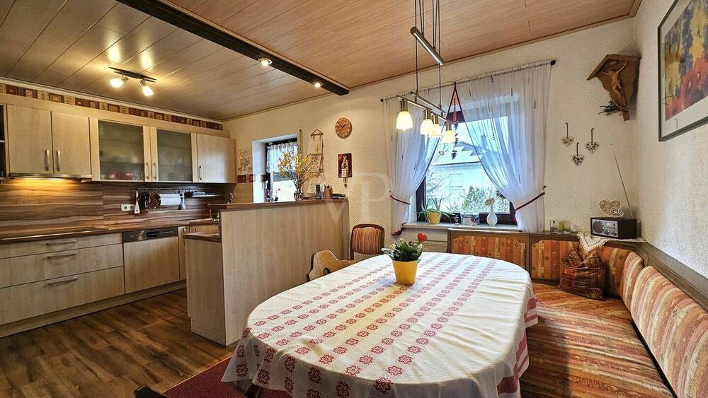 Doppelhaushälfte Ansbach - 8 Zimmer, 150 m&sup2;, 469.000&euro; | Angebot:26106506