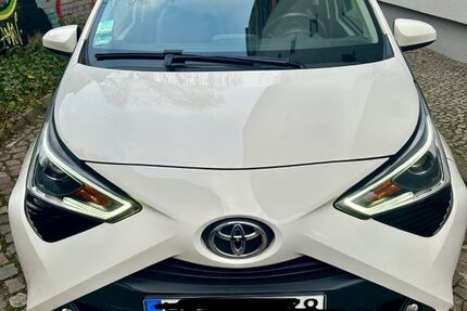 Toyota Aygo (X) 21.000 km 12.700 &euro; Berlin 10969