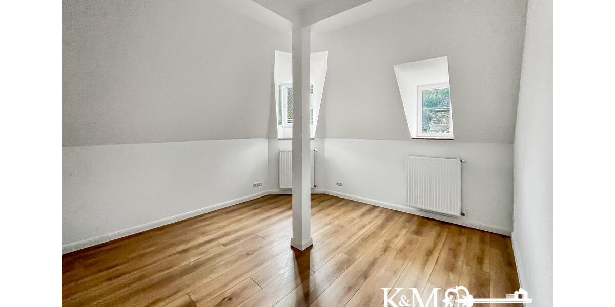 Dachgeschoßwohnung Andernach - 4 Zimmer, 135 m&sup2;, 1.820&euro; | Angebot:26349310