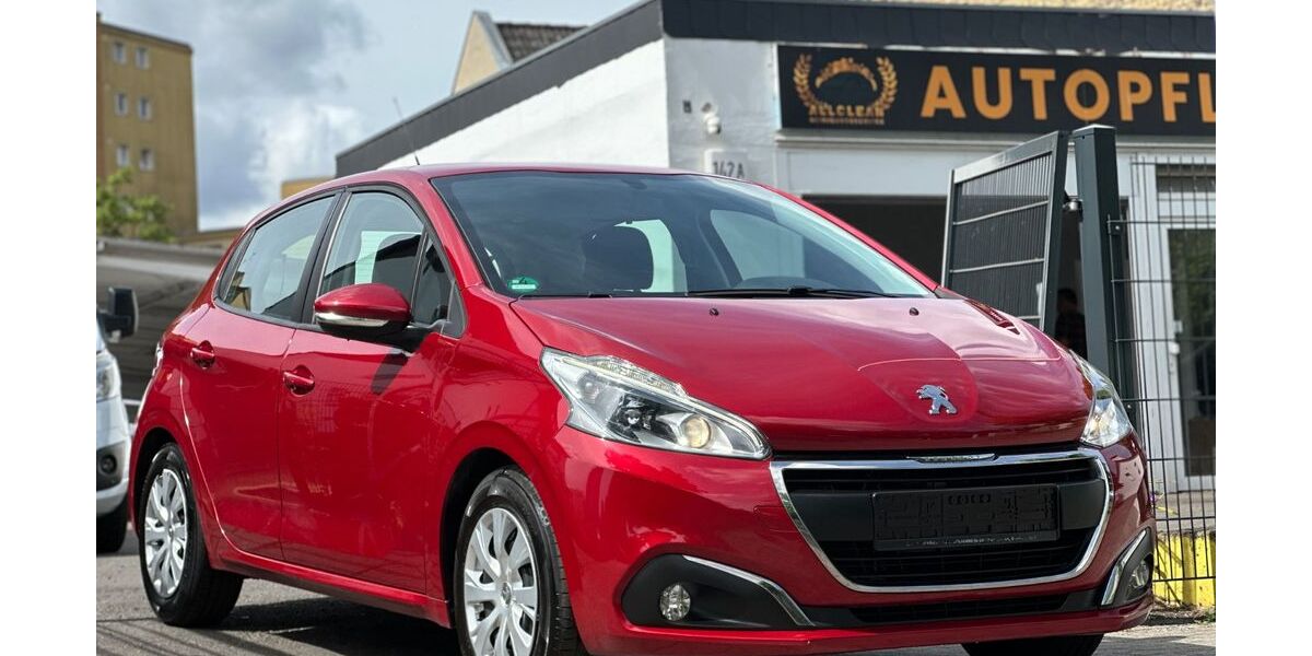 Peugeot 208 95.000 km 5.900 &euro; Berlin 12351
