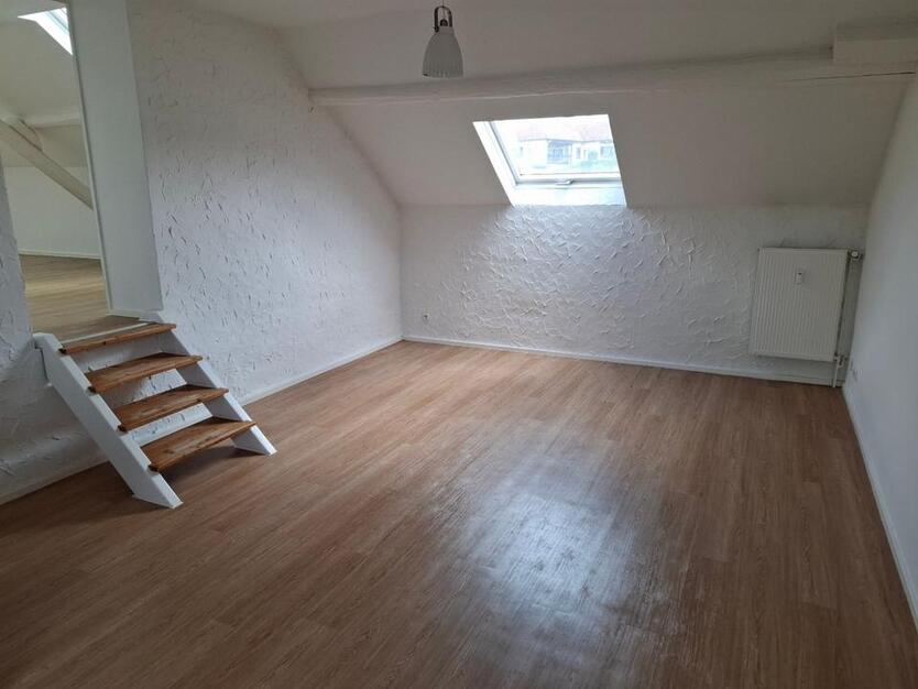 Schöne Dachgeschoßwohnung in ländlicher Lage (Schleidweiler)