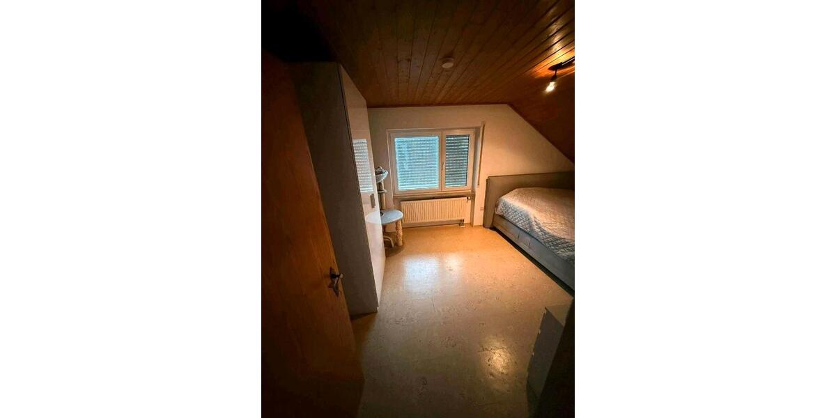 Etagenwohnung Prosselsheim - 4 Zimmer, 120 m&sup2;, 700&euro; | Angebot:26211442