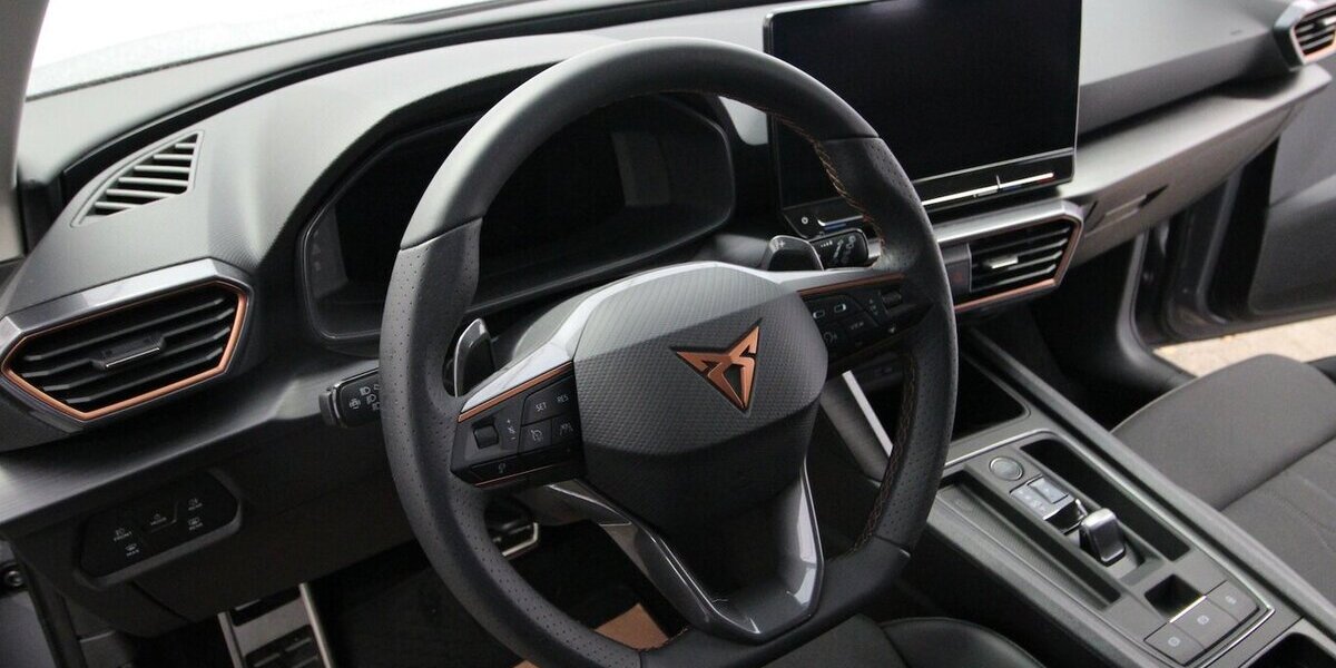 Cupra Leon Sportstourer e-HYBRID 6-DSG NAVI+LED+KAMERA 21.936 km 28.900 &euro; Hagenow 19230