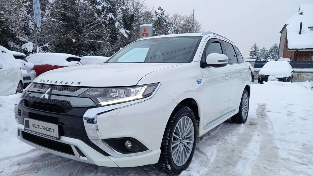 Mitsubishi Outlander 42.100 km 23.490 &euro; Moorrege 25436