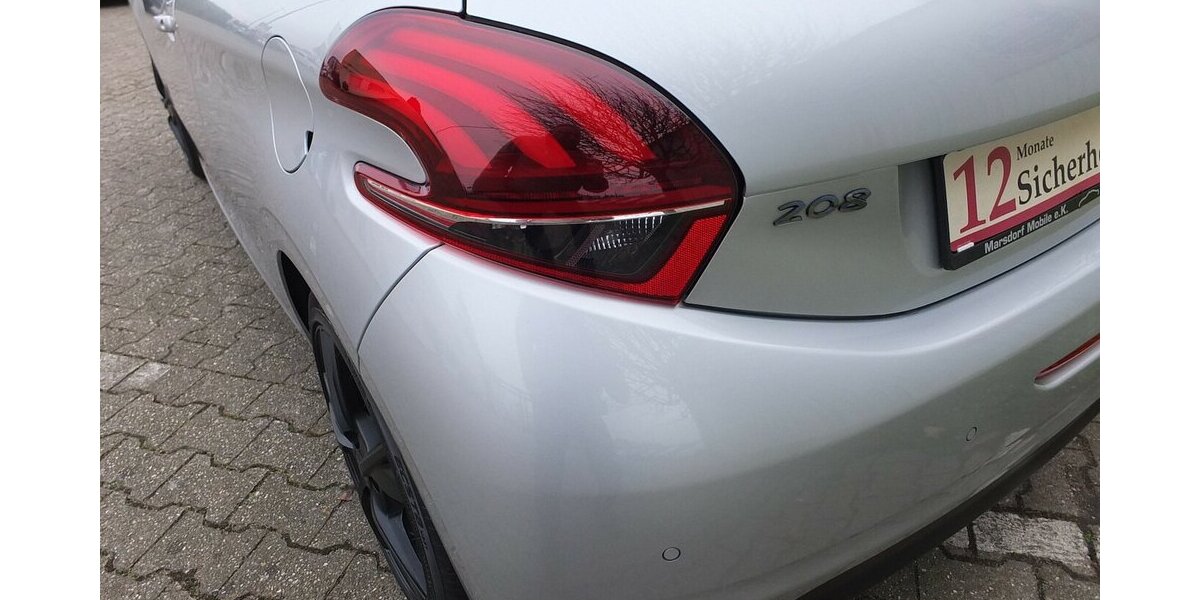 Peugeot 208 1.2 PURE TECH ALLURE KLIMAPDC SHZ SPORT LMF 98.599 km 7.500 &euro; Köln 50858