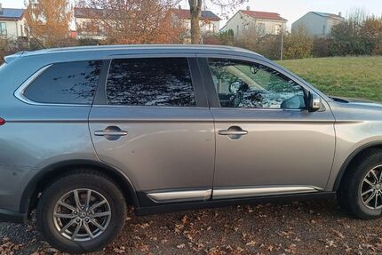 Mitsubishi Outlander 185.000 km 9.100 € Karlsruhe 76228