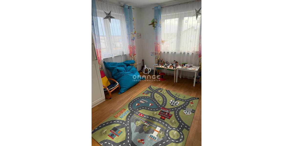 Einfamilienhaus Langquaid - 8 Zimmer, 260 m&sup2;, 2.000&euro; | Angebot:23861895