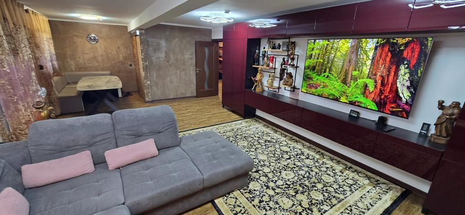 Wohn- und Geschäftshaus in Leingarten – Halle + Wohnung 6 zimmer